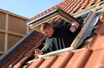 Pose de fenêtres de toit Velux à Juilley